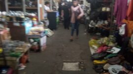 Suasana Pasar Loak Poncol Bungur, Senen, Jakarta Pusat, yang sepi pengunjung. (Dok. Heijakarta.com/Irvan)