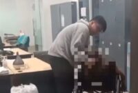 Beredar sebuah video yang merekam momen tersangka Gregorius Ronald Tannur menangis histeris. (Tiktok.com/@Yunie_(WMT) )
