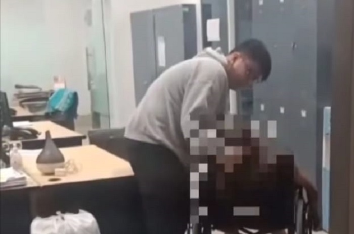 Beredar sebuah video yang merekam momen tersangka Gregorius Ronald Tannur menangis histeris. (Tiktok.com/@Yunie_(WMT) )
