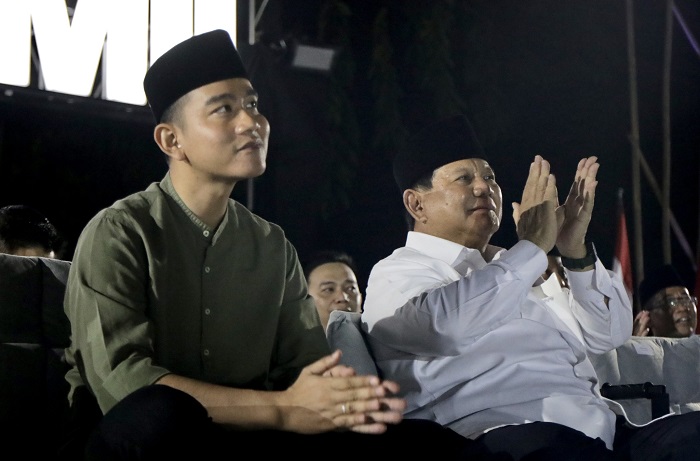 Ketua Umum Partai Gerindra Prabowo Subianto bersama Walikota Solo Gibran Rakabuming Raka. (Facbook.com/@Prabowo Subianto )
