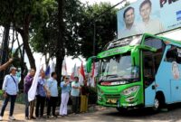 Organisasi relawan Sedulur Kaesang Jokowi memberangkatkan beberapa bus berbalut gambar Prabowo-Gibran. (Dok. TKN Prabowo - Giɓran)