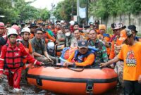 BNPB Serahkan Bantuan Logistik dan Peralatan kepada Korban Banjir Kota Semarang. (Dok. BNPB)


